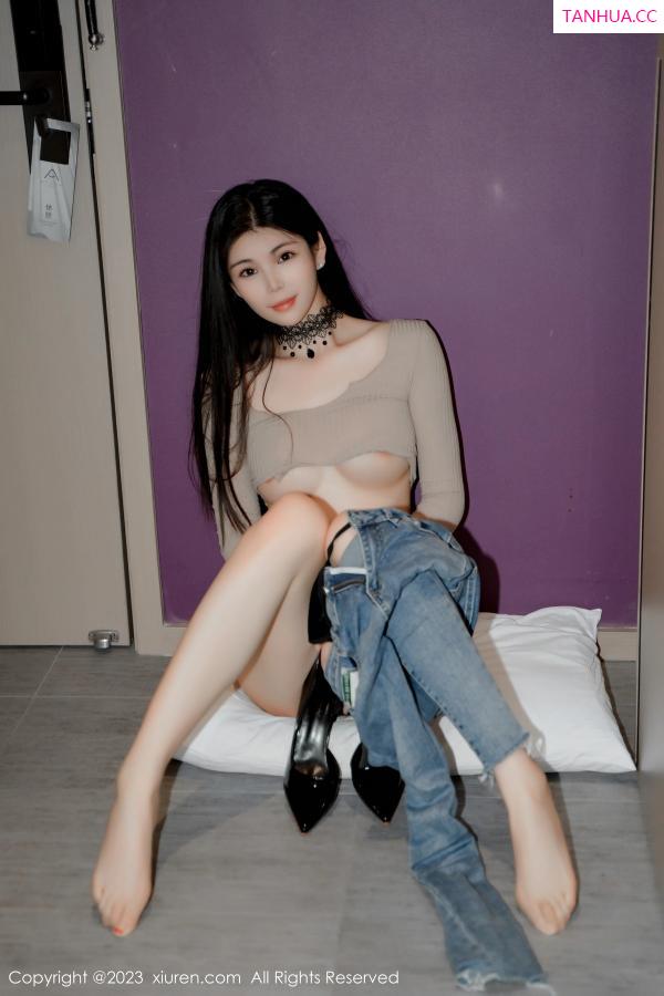   [XiuRen]高清写真图 2023.04.26 No.6636 雪糕CiCi 牛仔裤美腿第47张图片